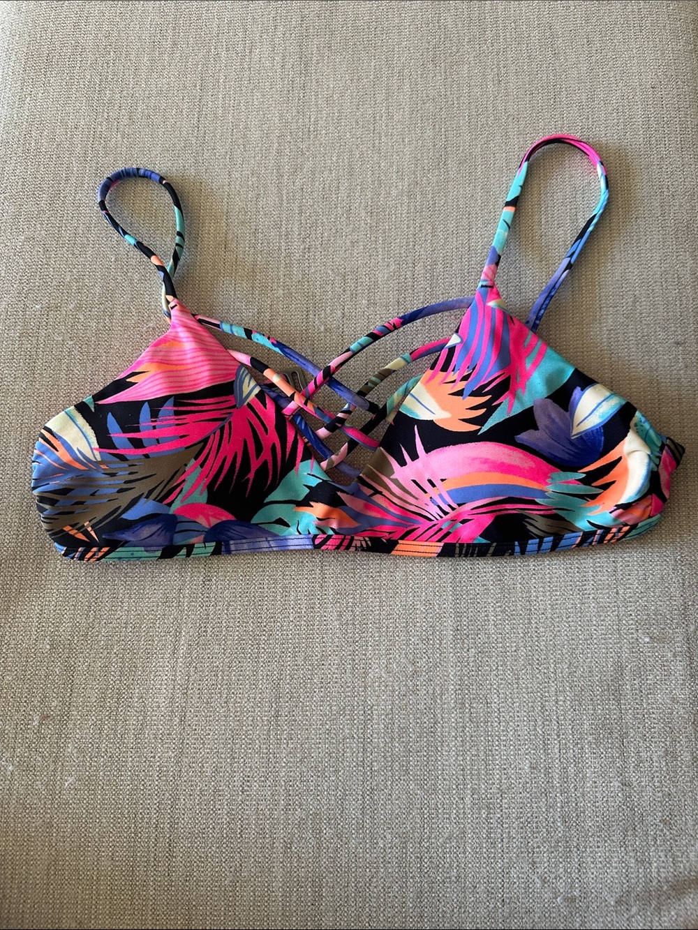 NWOT Hollister Tropical Bikini Top